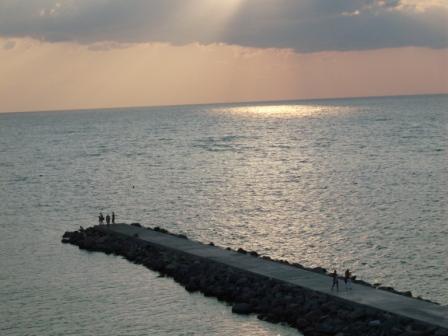 Море